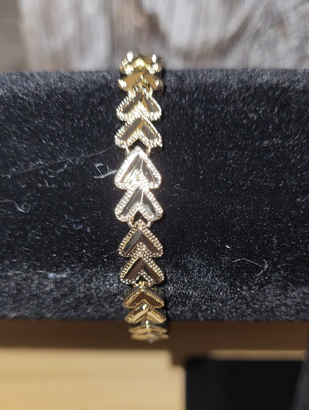 18K Gold Filled Chevron-Link Women's Bracelet - Elegant Gold Tone 7in